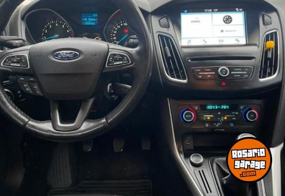 Autos - Ford FOCUS SE 2018 Nafta 122000Km - En Venta