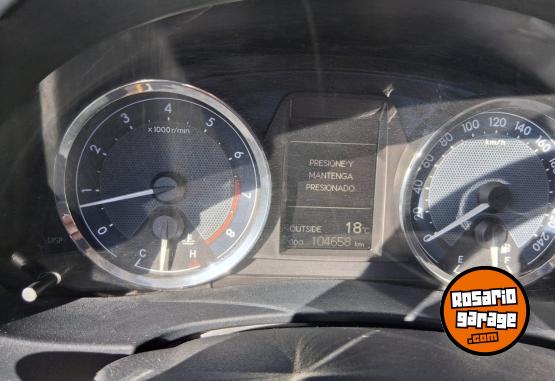 Autos - Toyota XEI 2016 Nafta 105000Km - En Venta