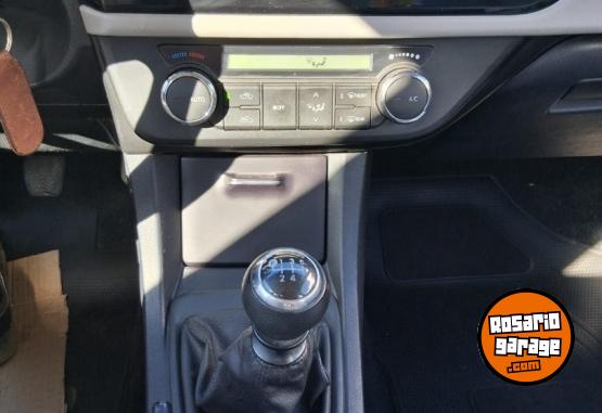 Autos - Toyota XEI 2016 Nafta 105000Km - En Venta