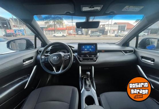 Autos - Toyota COROLLA CROSS XEI HYBRID 2022 Electrico / Hibrido 86000Km - En Venta