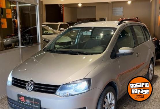 Autos - Volkswagen SURAN TRENDLINE 2013 Nafta 131000Km - En Venta