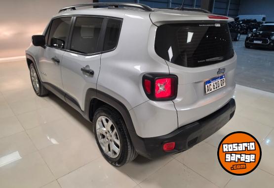 Camionetas - Jeep RENEGADE 2018 Nafta 90000Km - En Venta