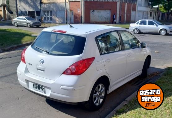 Autos - Nissan Tiida 2011 Nafta 125000Km - En Venta