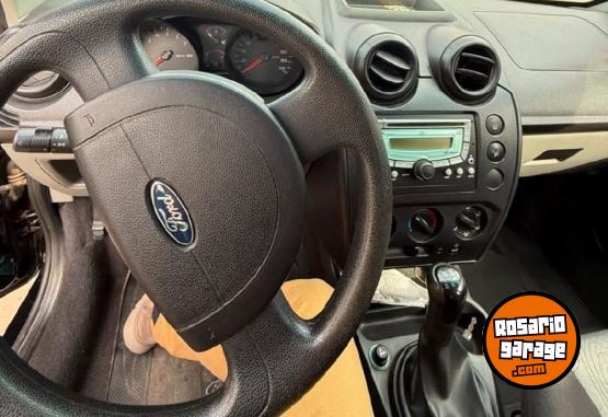 Autos - Ford Fiesta Max Ambiente 1.6 2008 Nafta 136000Km - En Venta