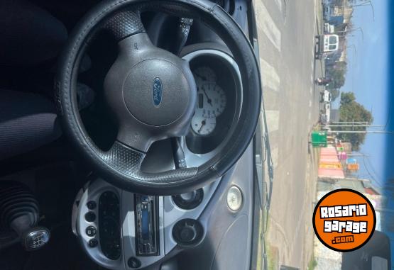 Autos - Ford Action 2005 Nafta 135000Km - En Venta
