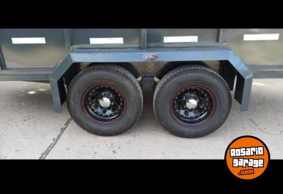 Accesorios para Autos - Trailer Batan Patentado y Homologado capacidad 2500kgs PRECIO 9.000.000 pesos o permuto x camioneta - En Venta