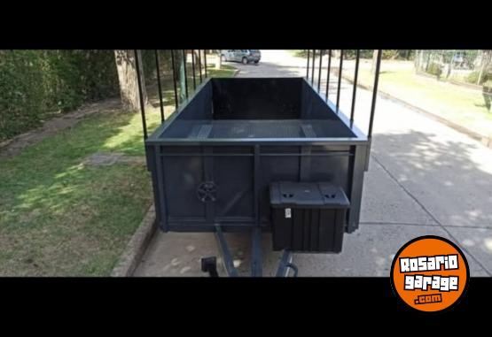 Accesorios para Autos - Trailer Batan Patentado y Homologado capacidad 2500kgs PRECIO 9.000.000 pesos o permuto x camioneta - En Venta