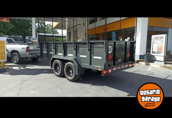 Accesorios para Autos - Trailer Batan Patentado y Homologado capacidad 2500kgs PRECIO 9.000.000 pesos o permuto x camioneta - En Venta