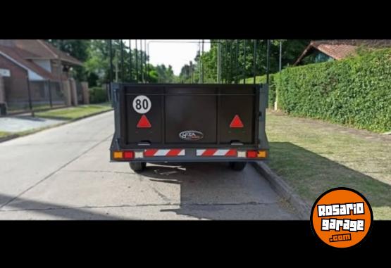 Accesorios para Autos - Trailer Batan Patentado y Homologado capacidad 2500kgs PRECIO 9.000.000 pesos o permuto x camioneta - En Venta