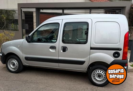 Utilitarios - Renault Kangoo furgon mixto 2017 Nafta 93000Km - En Venta