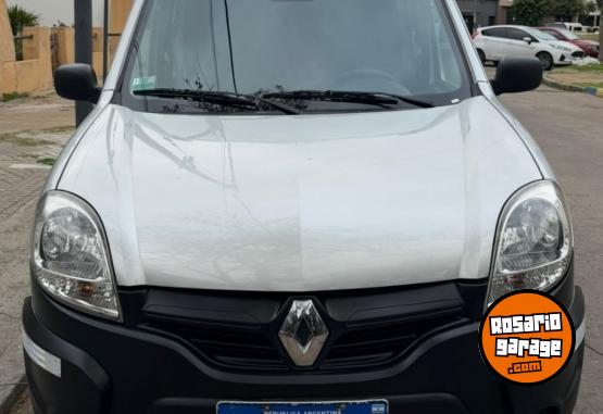 Utilitarios - Renault Kangoo furgon mixto 2017 Nafta 93000Km - En Venta