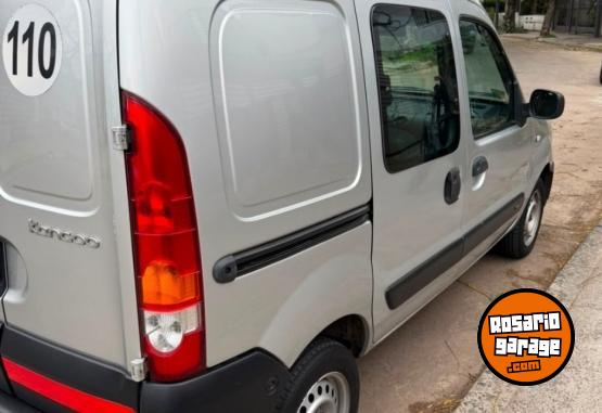 Utilitarios - Renault Kangoo furgon mixto 2017 Nafta 93000Km - En Venta