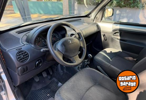Utilitarios - Renault Kangoo furgon mixto 2017 Nafta 93000Km - En Venta