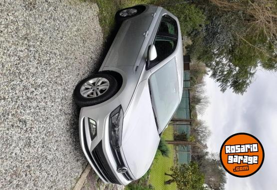 Autos - Volkswagen Polo Confortline 2019 Nafta 62000Km - En Venta
