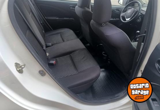 Autos - Toyota ETIOS XLS 2018 Nafta 145000Km - En Venta