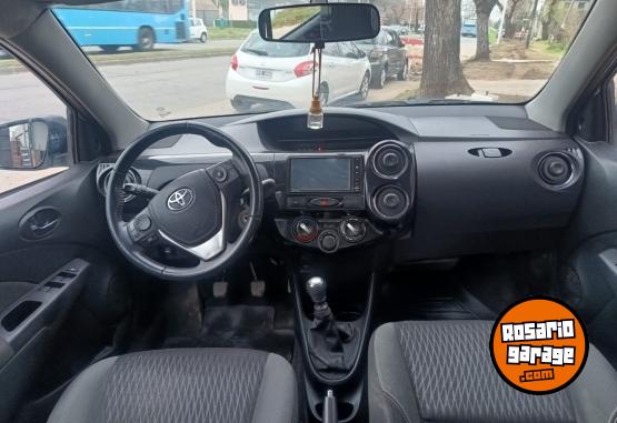 Autos - Toyota ETIOS XLS 2018 Nafta 145000Km - En Venta