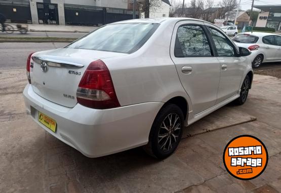 Autos - Toyota ETIOS XLS 2018 Nafta 145000Km - En Venta