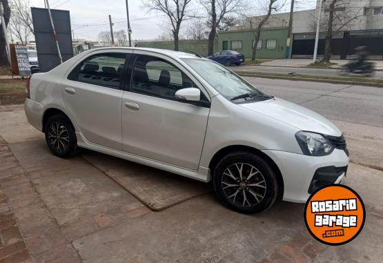 Autos - Toyota ETIOS XLS 2018 Nafta 145000Km - En Venta
