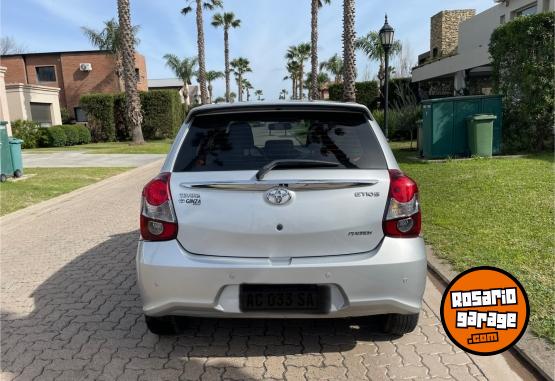 Autos - Toyota Etios 2017 Nafta 72000Km - En Venta