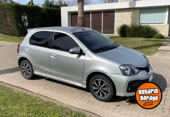 Autos - Toyota Etios 2017 Nafta 72000Km - En Venta