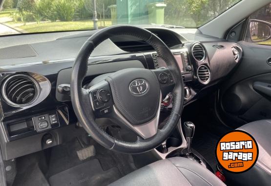 Autos - Toyota Etios 2017 Nafta 72000Km - En Venta