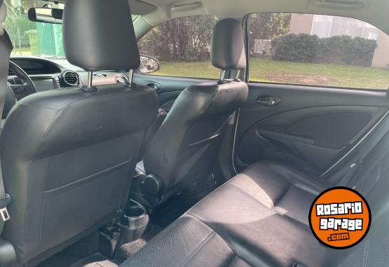 Autos - Toyota Etios 2017 Nafta 72000Km - En Venta