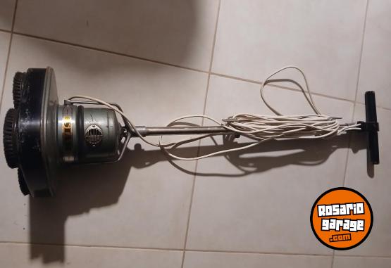 Hogar - Vendo lustraenceradora SIAM. - En Venta