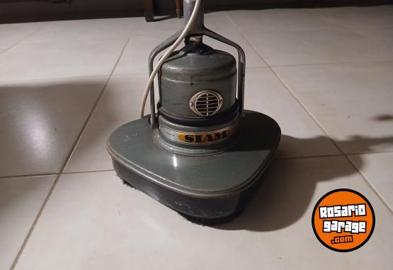 Hogar - Vendo lustraenceradora SIAM. - En Venta