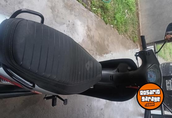Motos - Zanella Zb 2023 Nafta 15000Km - En Venta