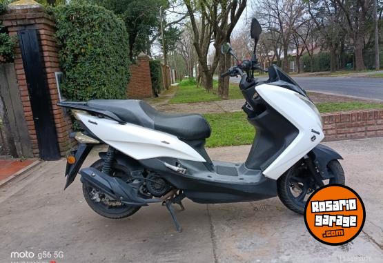 Motos - Zanella Cruiser 2023 Nafta 12000Km - En Venta