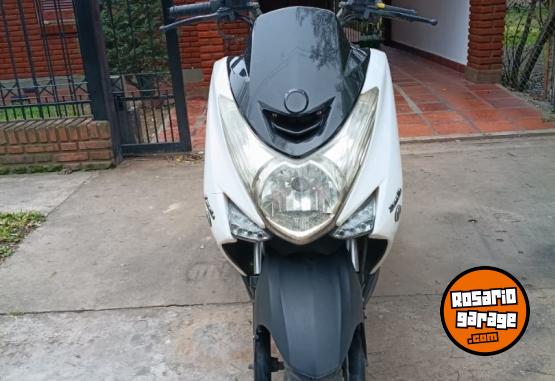 Motos - Zanella Cruiser 2023 Nafta 12000Km - En Venta