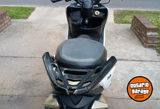 Motos - Zanella Cruiser 2023 Nafta 12000Km - En Venta