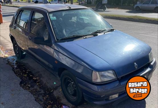 Autos - Renault clio 1996 Nafta 199999Km - En Venta