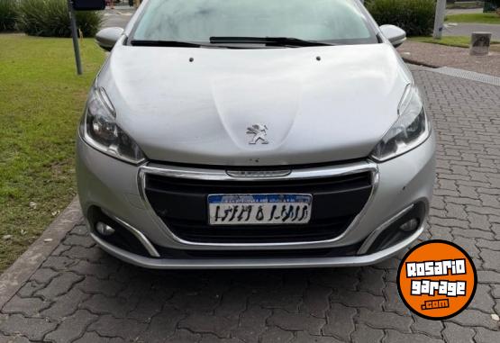 Autos - Peugeot 208 Allure 2018 Nafta 160000Km - En Venta