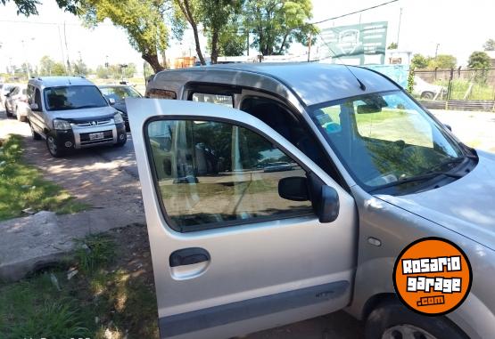Utilitarios - Renault Kangoo 2011 GNC 149000Km - En Venta