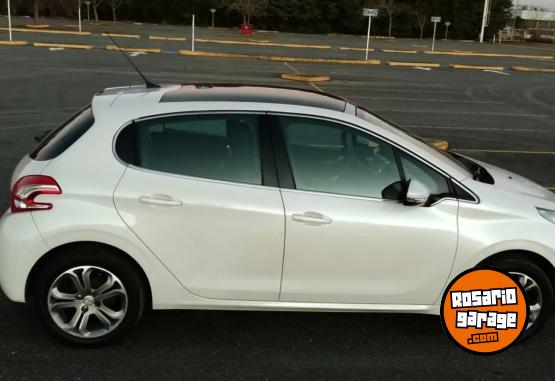 Autos - Peugeot Peugeot 208 feline permut 2015 Nafta 130000Km - En Venta