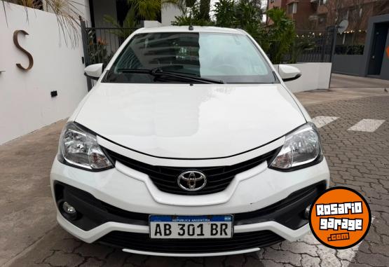 Autos - Toyota Etios 2017 Nafta 80000Km - En Venta
