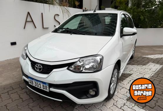 Autos - Toyota Etios 2017 Nafta 80000Km - En Venta