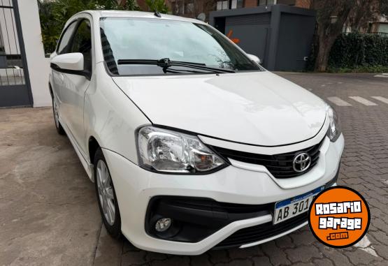 Autos - Toyota Etios 2017 Nafta 80000Km - En Venta