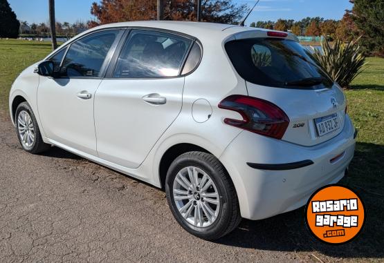 Autos - Peugeot 208 Allure 2019 Nafta 82000Km - En Venta