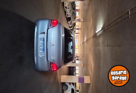 Autos - Peugeot 301 2018 GNC 120000Km - En Venta