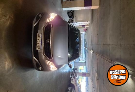 Autos - Peugeot 301 2018 GNC 120000Km - En Venta