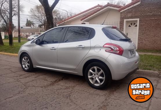 Autos - Peugeot 208 Allure 2014 Nafta 145000Km - En Venta