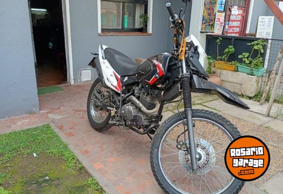 Motos - Motomel Skua 2016 Nafta 222Km - En Venta