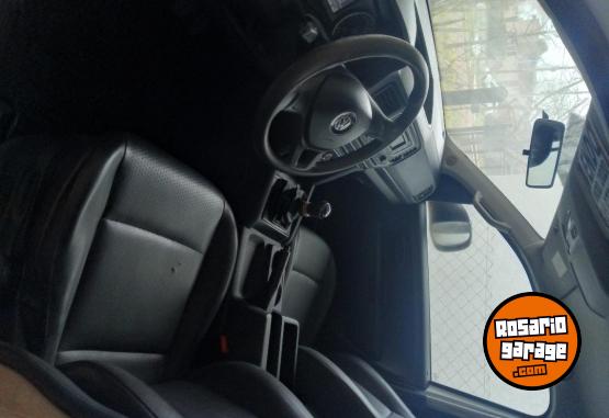 Camionetas - Volkswagen Amarok 2.0 Trendline 4x2 2021 Diesel 196500Km - En Venta