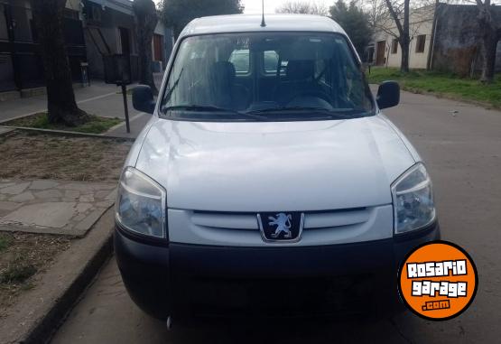 Utilitarios - Peugeot PARNET PRESENCE 2015 Nafta 140000Km - En Venta