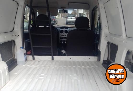 Utilitarios - Peugeot PARNET PRESENCE 2015 Nafta 140000Km - En Venta