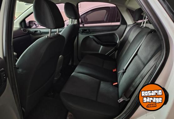 Autos - Ford Focus 2014 GNC 144300Km - En Venta