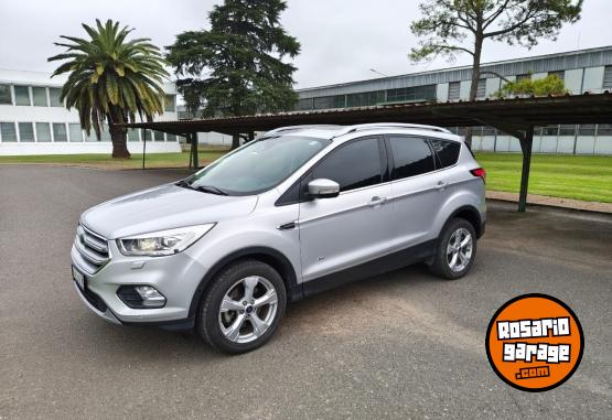 Autos - Ford Kuga Titanium AWD/4x4 2018 Nafta 116000Km - En Venta