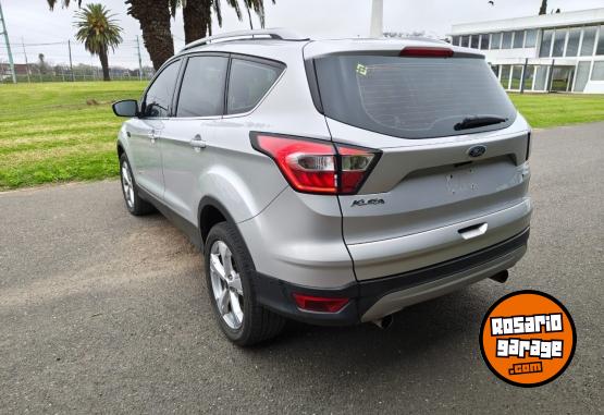 Autos - Ford Kuga Titanium AWD/4x4 2018 Nafta 116000Km - En Venta